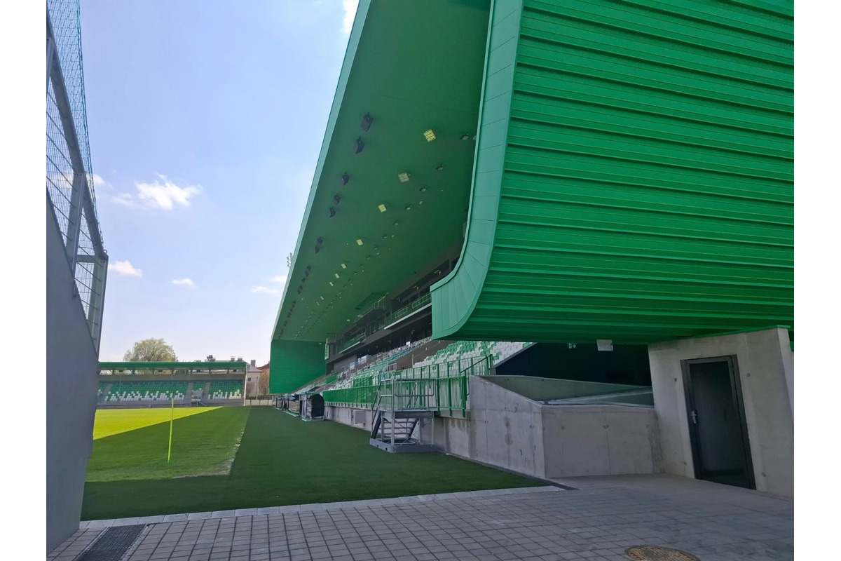 FOTO: Futbal Tatran Aréna je takmer hotová. Stará tribúna však ešte stále stojí, foto 10