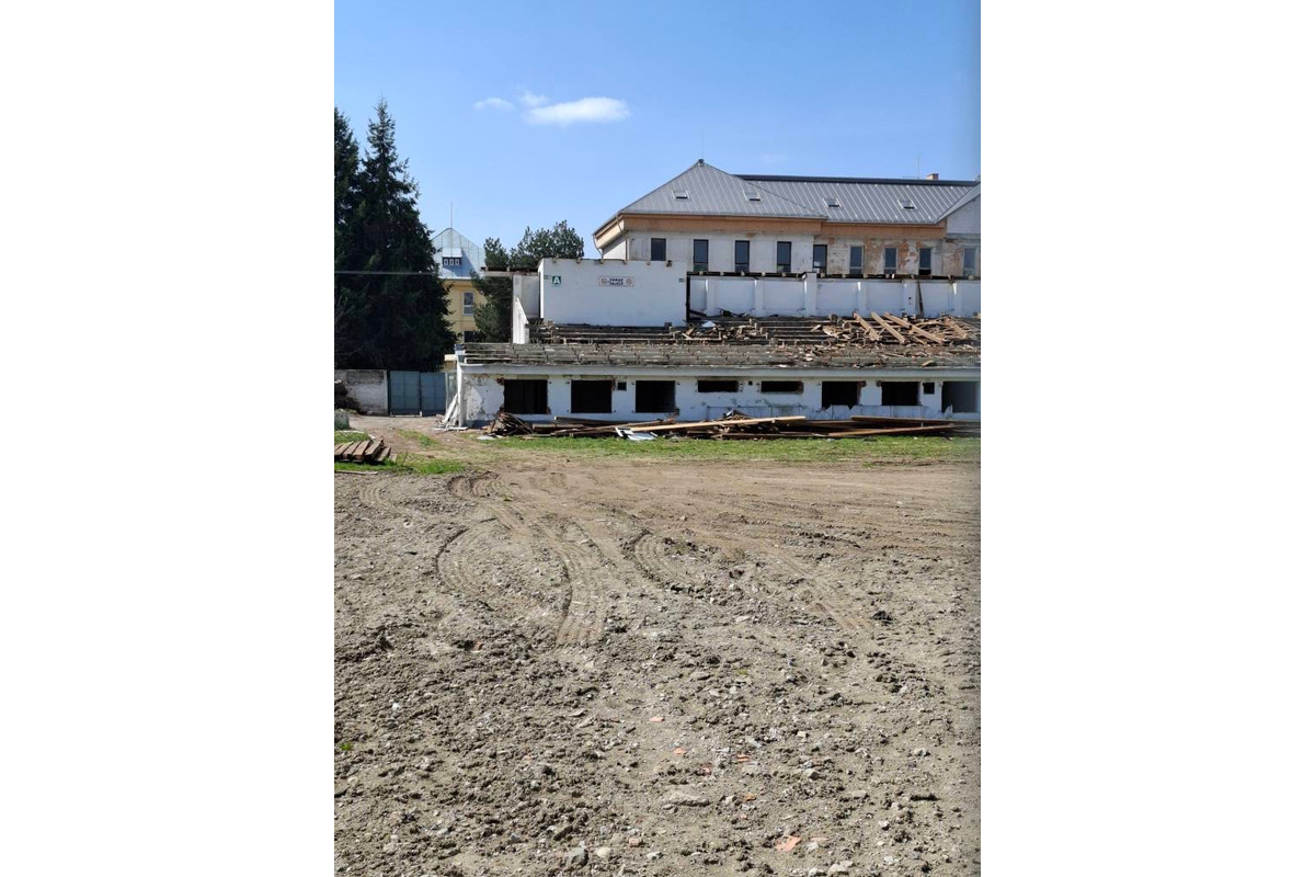 FOTO: Futbal Tatran Aréna je takmer hotová. Stará tribúna však ešte stále stojí, foto 12