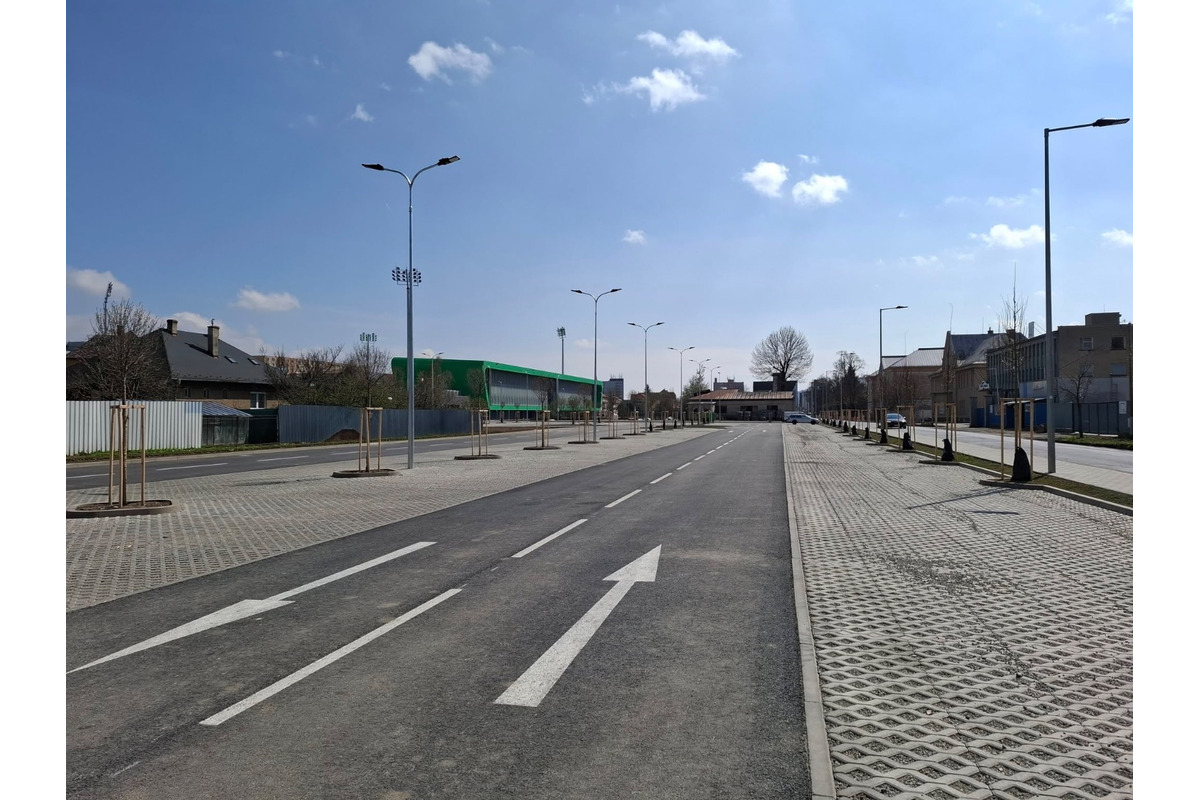 FOTO: Futbal Tatran Aréna je takmer hotová. Stará tribúna však ešte stále stojí, foto 17