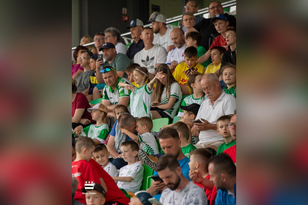 FOTO: Prešov má novú futbalovú svätyňu. Tatran si ju pokrstil postupom!, foto 7