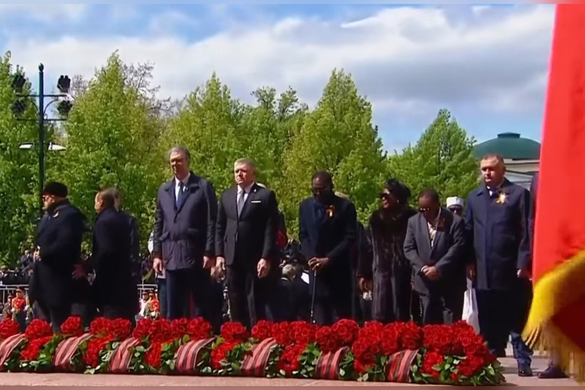 FOTO: Fico za Putinom. Ako jediný z EÚ sa zúčastnil osláv víťazstva v Moskve, foto 9