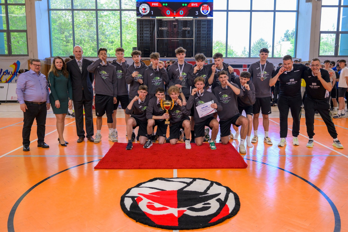 FOTO: Prešovskí juniori získali doma striebro a ovládli tribúny, foto 1