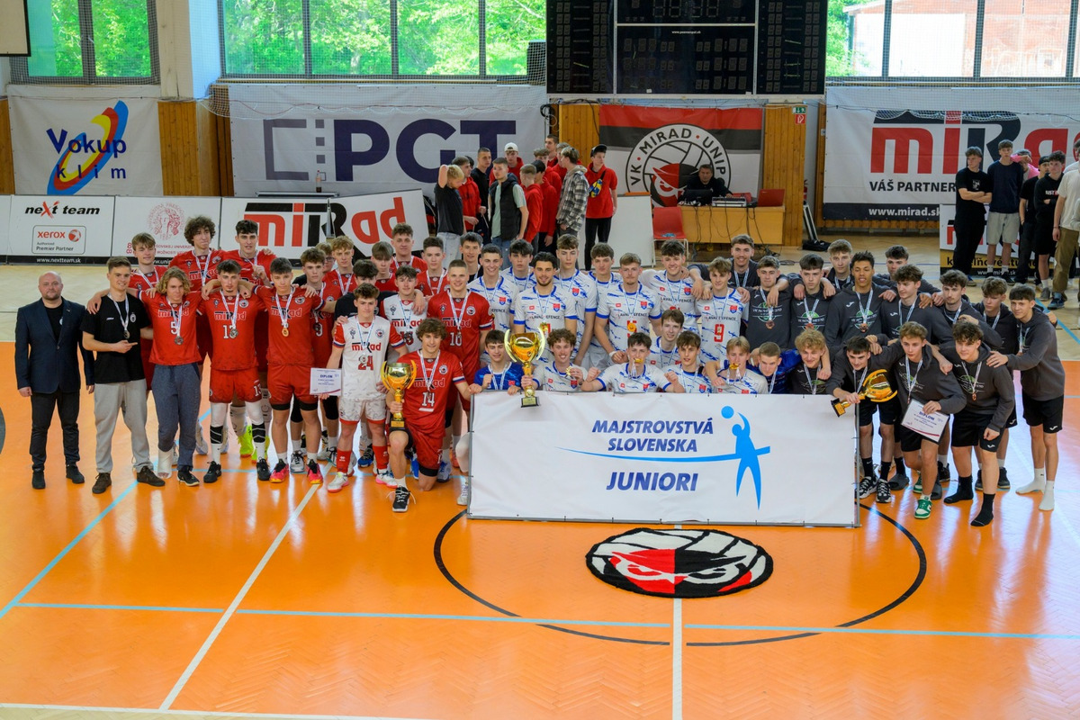 FOTO: Prešovskí juniori získali doma striebro a ovládli tribúny, foto 2