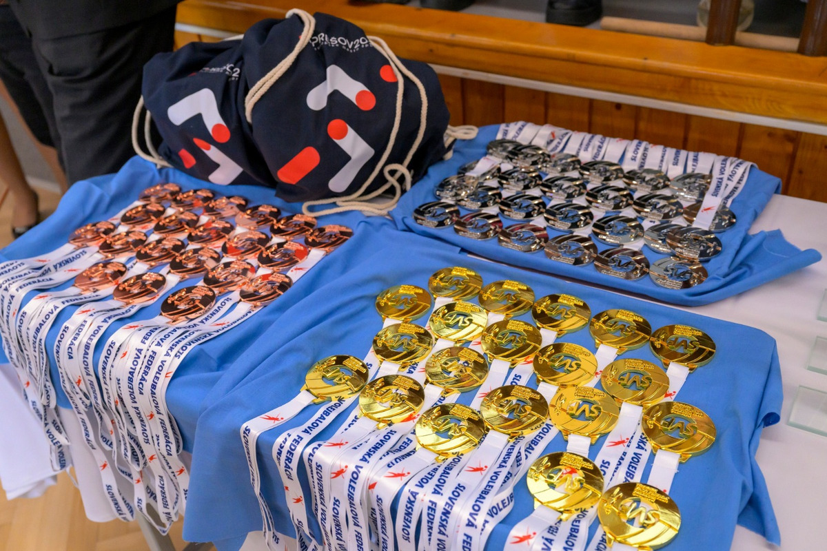 FOTO: Prešovskí juniori získali doma striebro a ovládli tribúny, foto 3