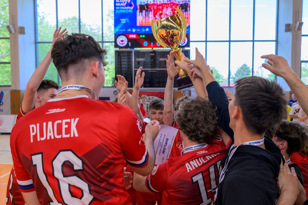 FOTO: Prešovskí juniori získali doma striebro a ovládli tribúny, foto 7