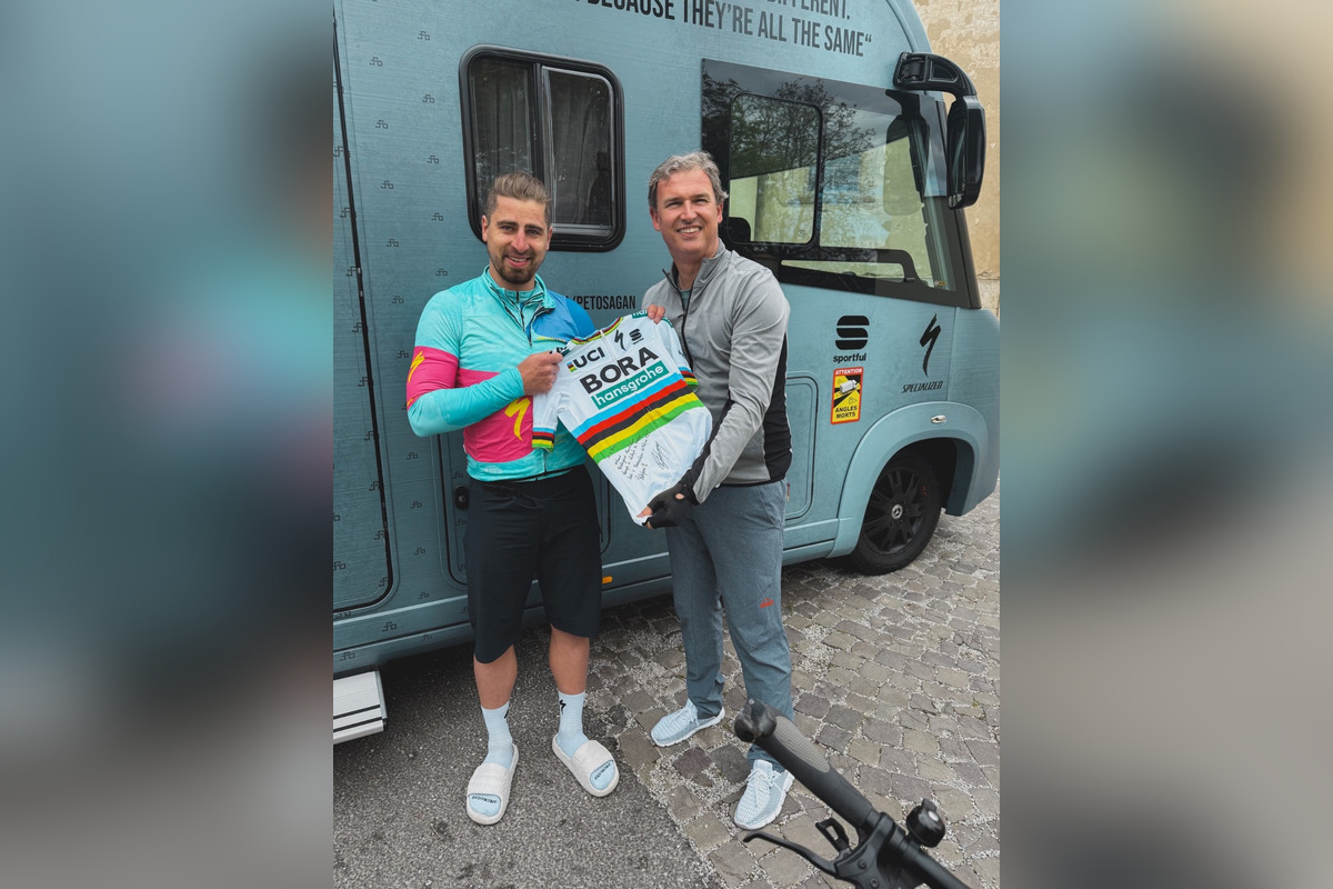 FOTO: Peter Sagan sa stretol s bohoslovcami zo Spišskej Kapituly, foto 3