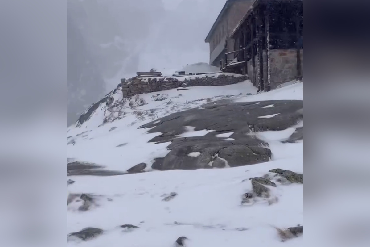 FOTO: Zima ešte nepovedala posledné slovo. V Tatrách turistov prekvapil sneh, foto 7