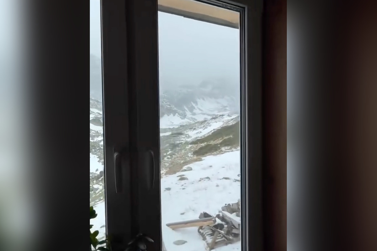 FOTO: Zima ešte nepovedala posledné slovo. V Tatrách turistov prekvapil sneh, foto 8