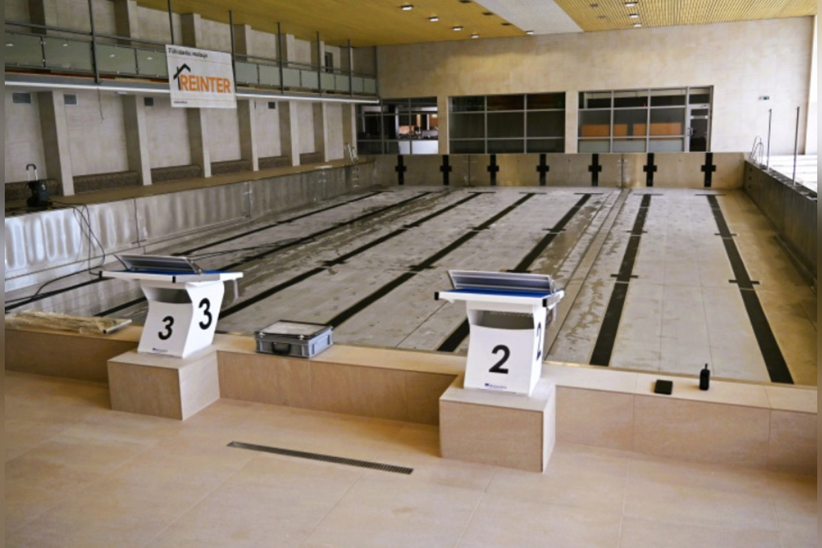 FOTO: Plaváreň v Humennom finišuje, voda už tečie, foto 3