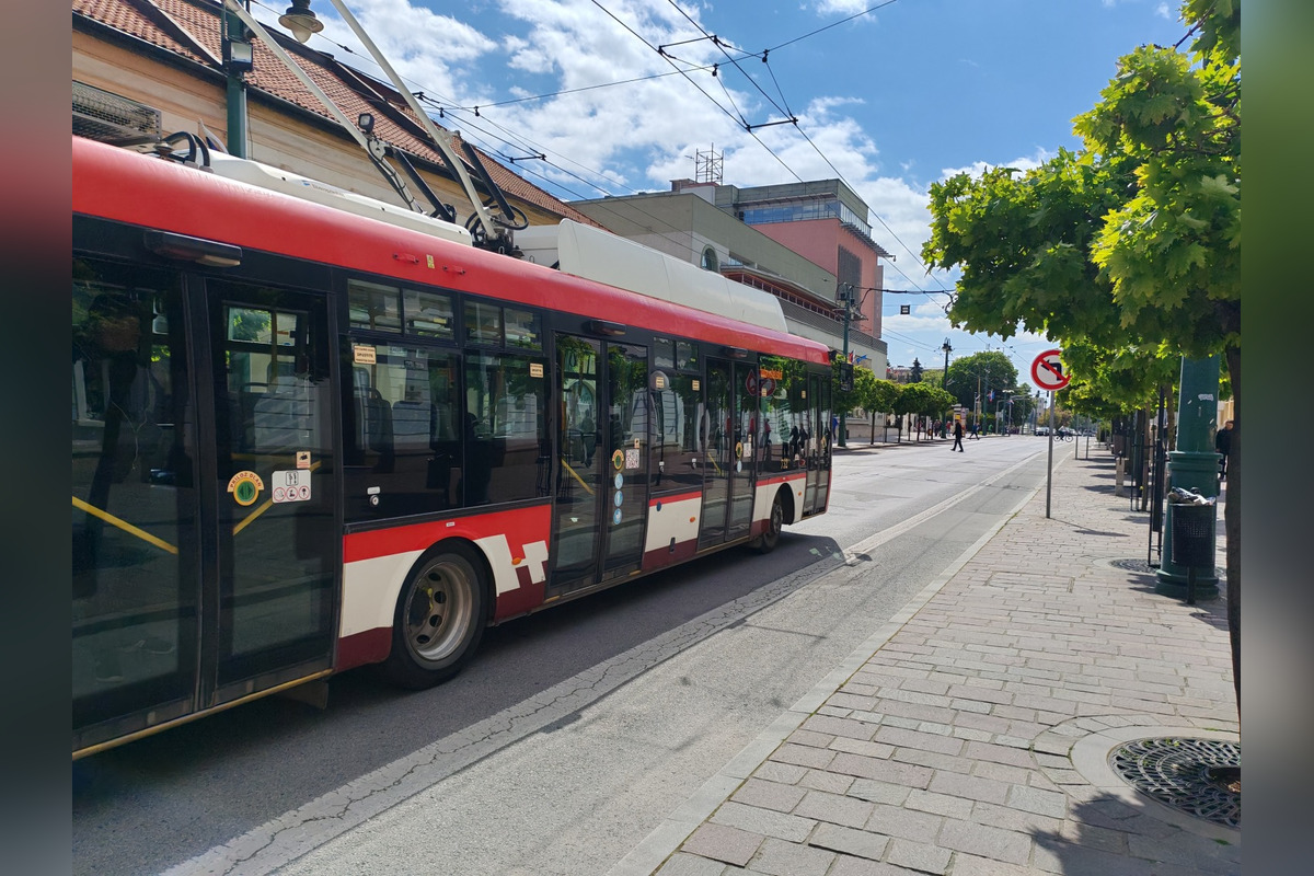 FOTO: Prešovčania viac pípajú, menej cvakajú: MHD využívia viac a viac ľudí, foto 4