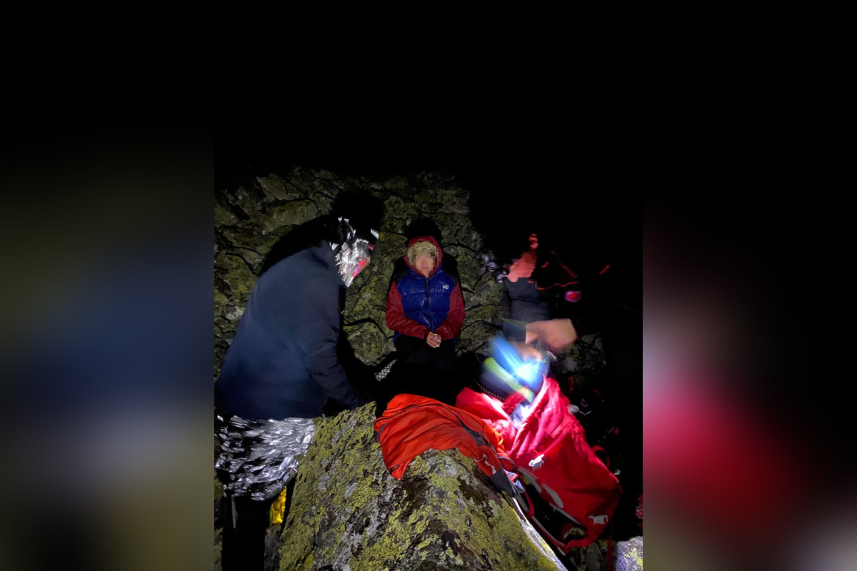 FOTO: Dvojica poľských turistov sa počas zostupu zo Slavkovského štítu stratila , foto 1