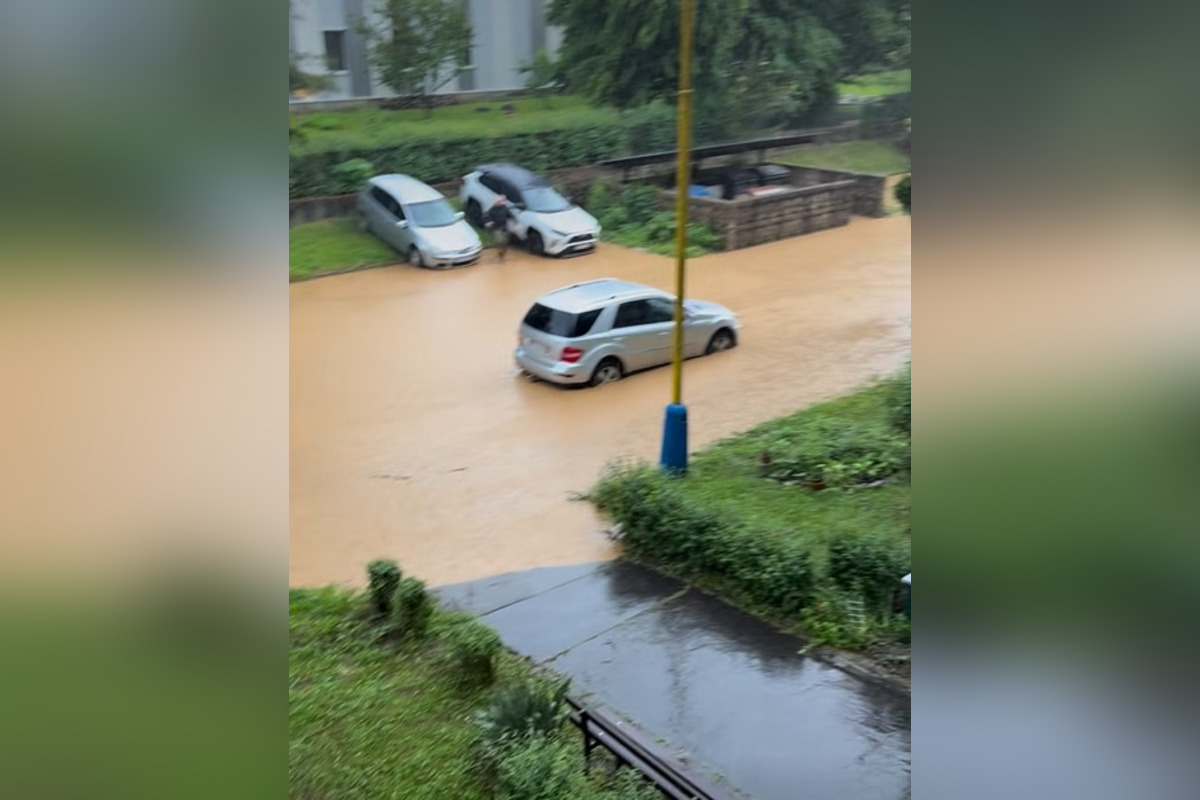 FOTO: Ulice aj cesty v Prešove a okolí sú pod vodou, kde si treba dať pozor?, foto 8