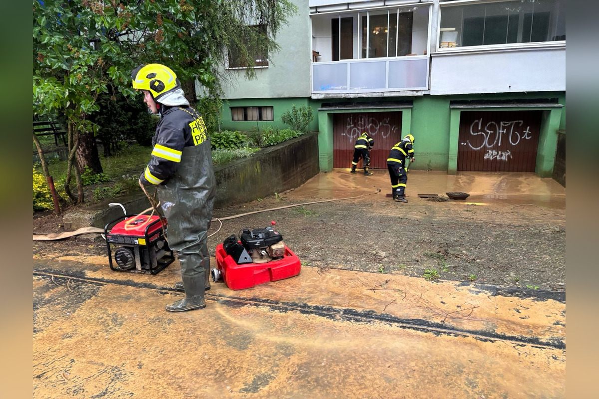 FOTO: V okrese Prešov zaplavili výdatné zrážky ulice, foto 3