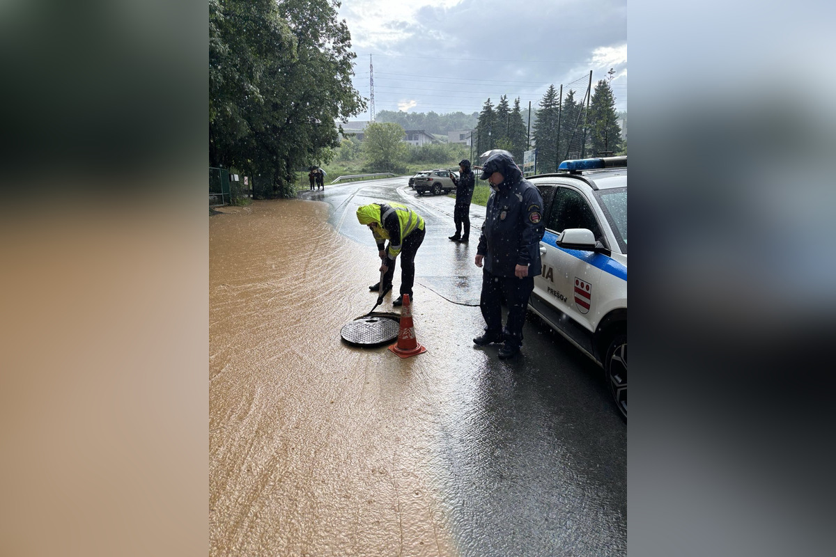 FOTO: V okrese Prešov zaplavili výdatné zrážky ulice, foto 9