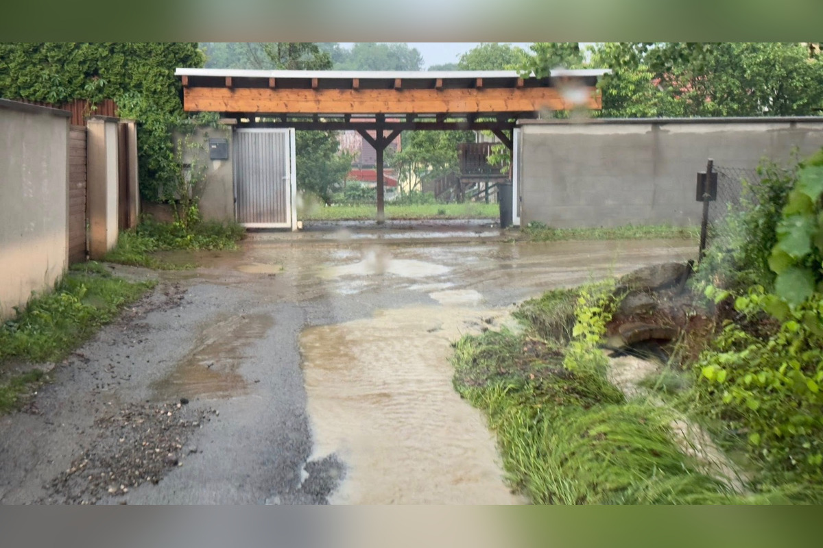 FOTO: V okrese Prešov zaplavili výdatné zrážky ulice, foto 11