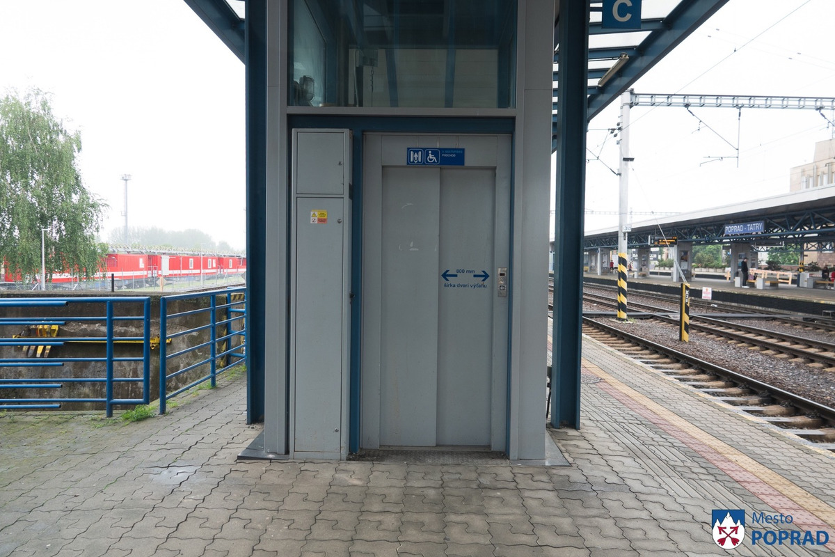 FOTO: Pre rozsiahlu rekonštrukciu bol v Poprade uzatvorený podchod pre peších, foto 3