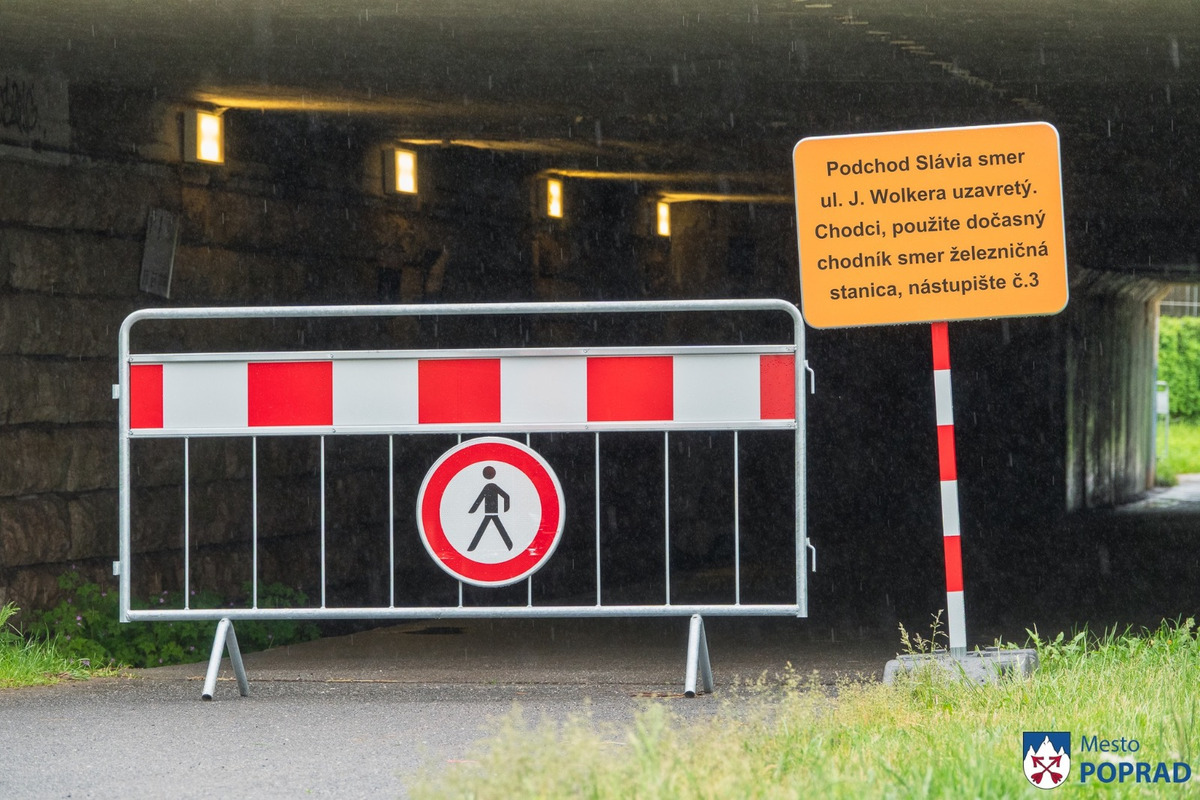 FOTO: Pre rozsiahlu rekonštrukciu bol v Poprade uzatvorený podchod pre peších, foto 7