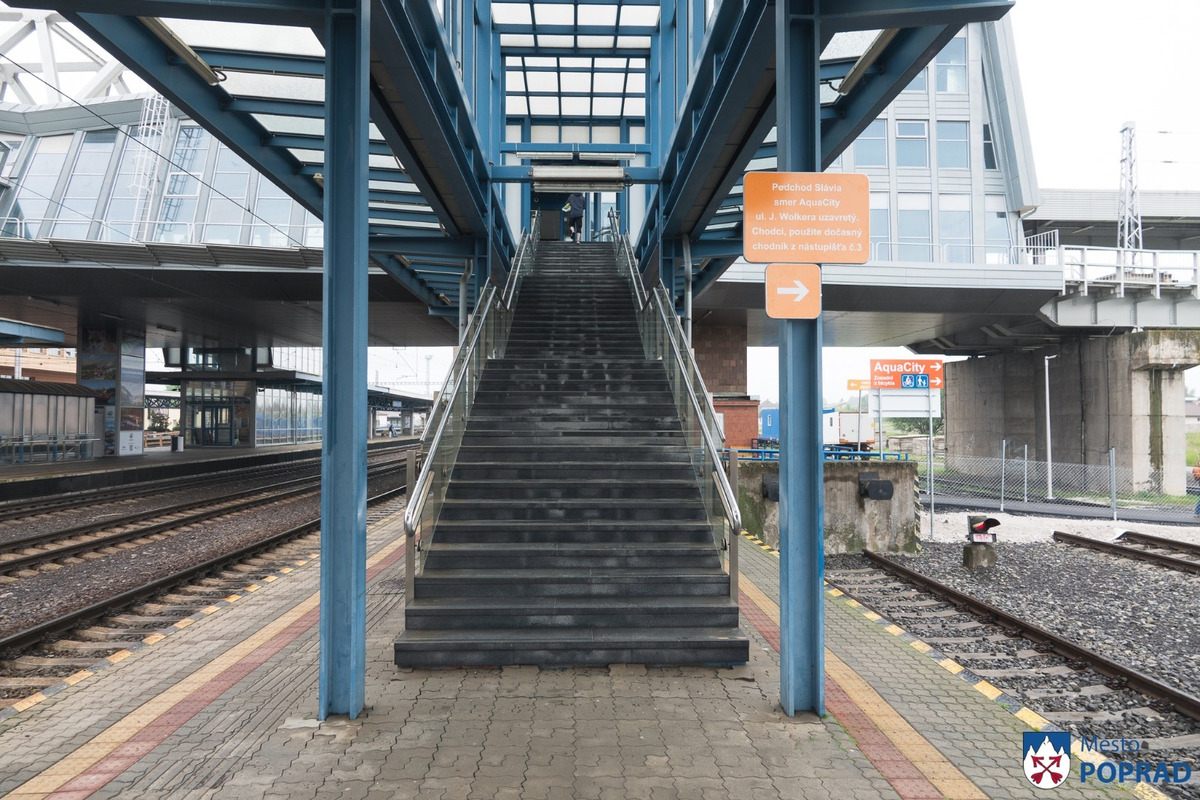 FOTO: Pre rozsiahlu rekonštrukciu bol v Poprade uzatvorený podchod pre peších, foto 11