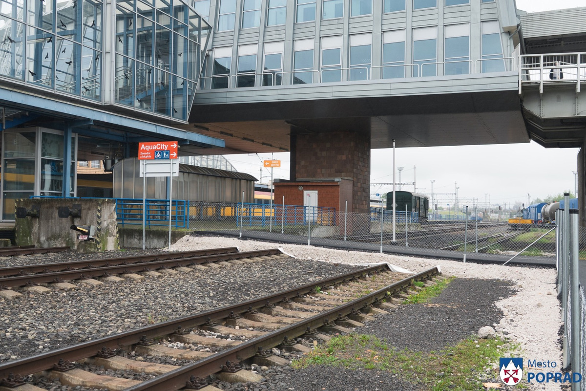 FOTO: Pre rozsiahlu rekonštrukciu bol v Poprade uzatvorený podchod pre peších, foto 12