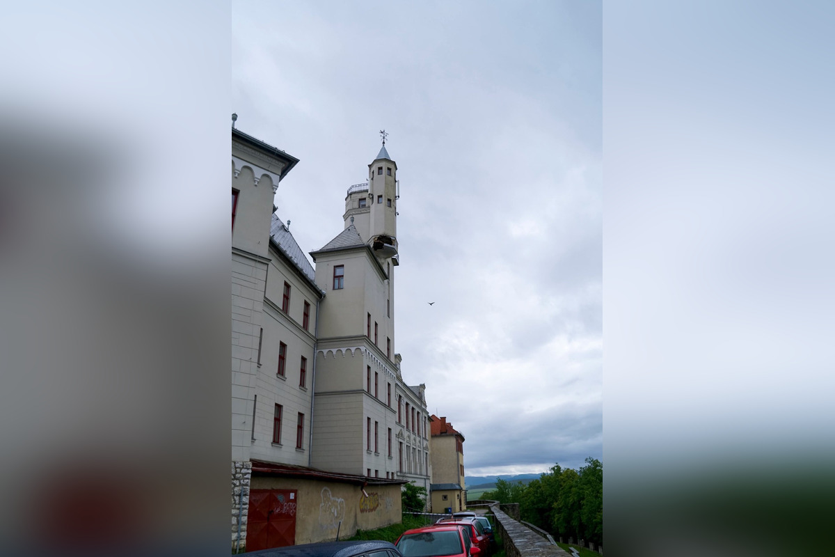 FOTO: Intenzívny dážď poškodil vežu levočského gymnázia, foto 2