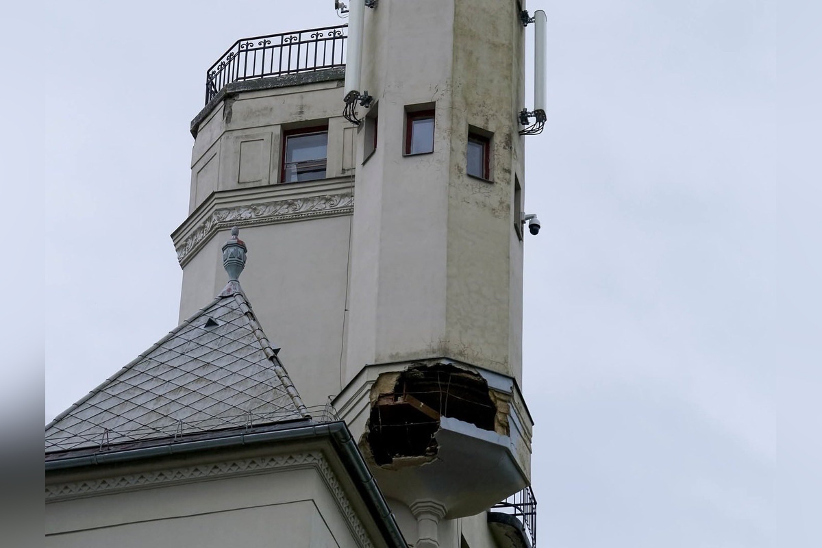 FOTO: Intenzívny dážď poškodil vežu levočského gymnázia, foto 4