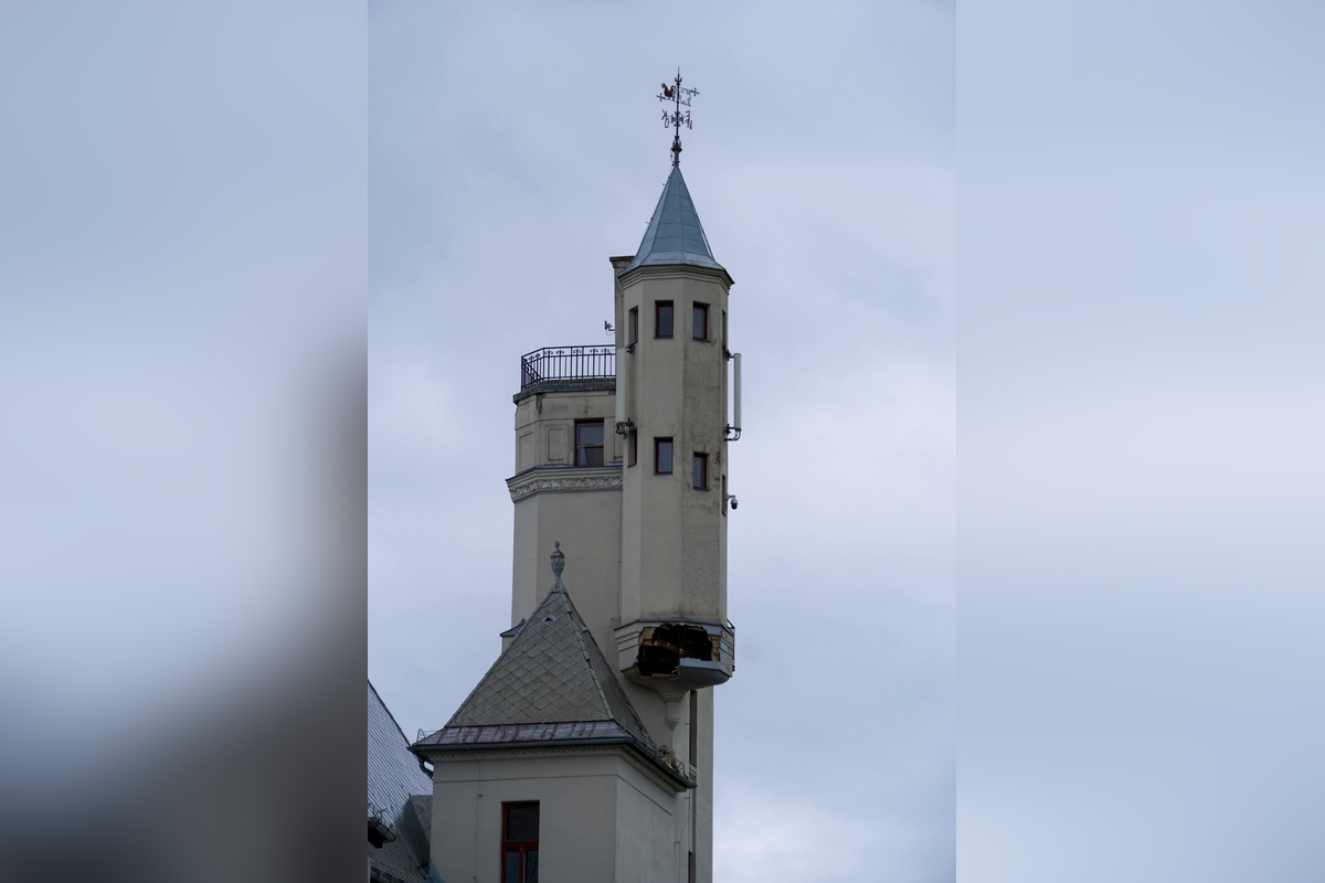 FOTO: Intenzívny dážď poškodil vežu levočského gymnázia, foto 6