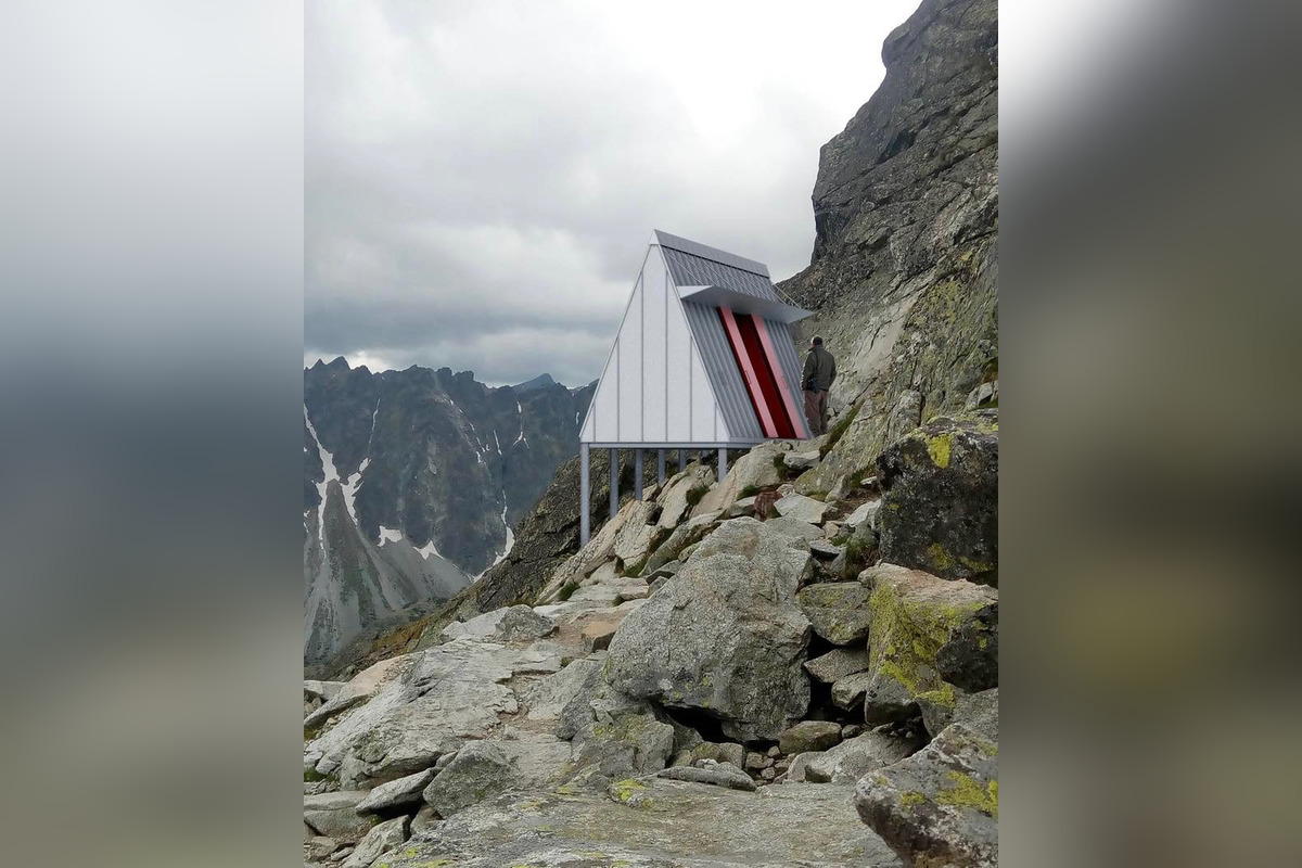 FOTO: Na Rysy prileteli nové kompostovacie záchody, foto 1