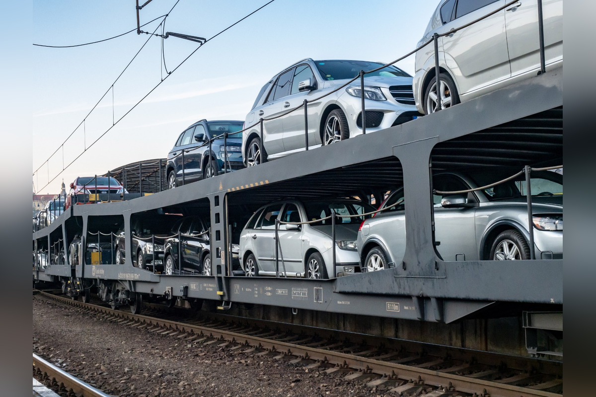 FOTO: Autovlak z Prahy do Košíc sa vracia na trať, foto 3