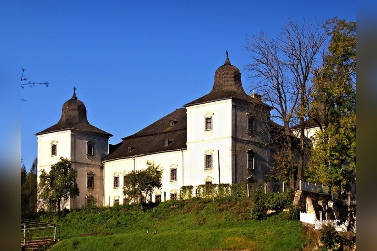 FOTO: Rodina Dessewffyovcov zobrala obrazy aj striebro. Múzeum ostalo pokladov, foto 2