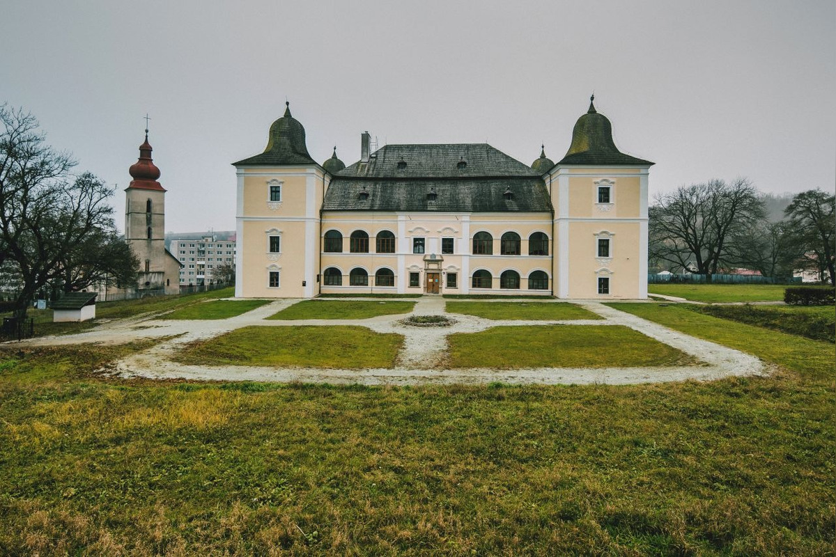 FOTO: Rodina Dessewffyovcov zobrala obrazy aj striebro. Múzeum ostalo pokladov, foto 8