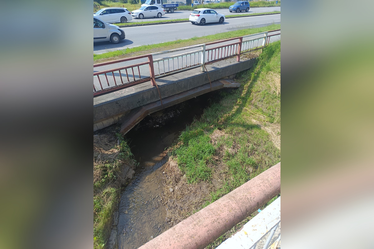 FOTO: Práca chvátna, málo plátna. Údržba Sekčovského potoka pod paľbou kritiky, foto 2