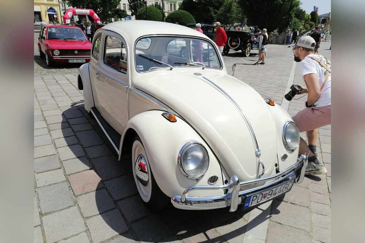 FOTO: Centrum Prešova rozžiarili luxusné veterány. Vieme, akú majú hodnotu, foto 4