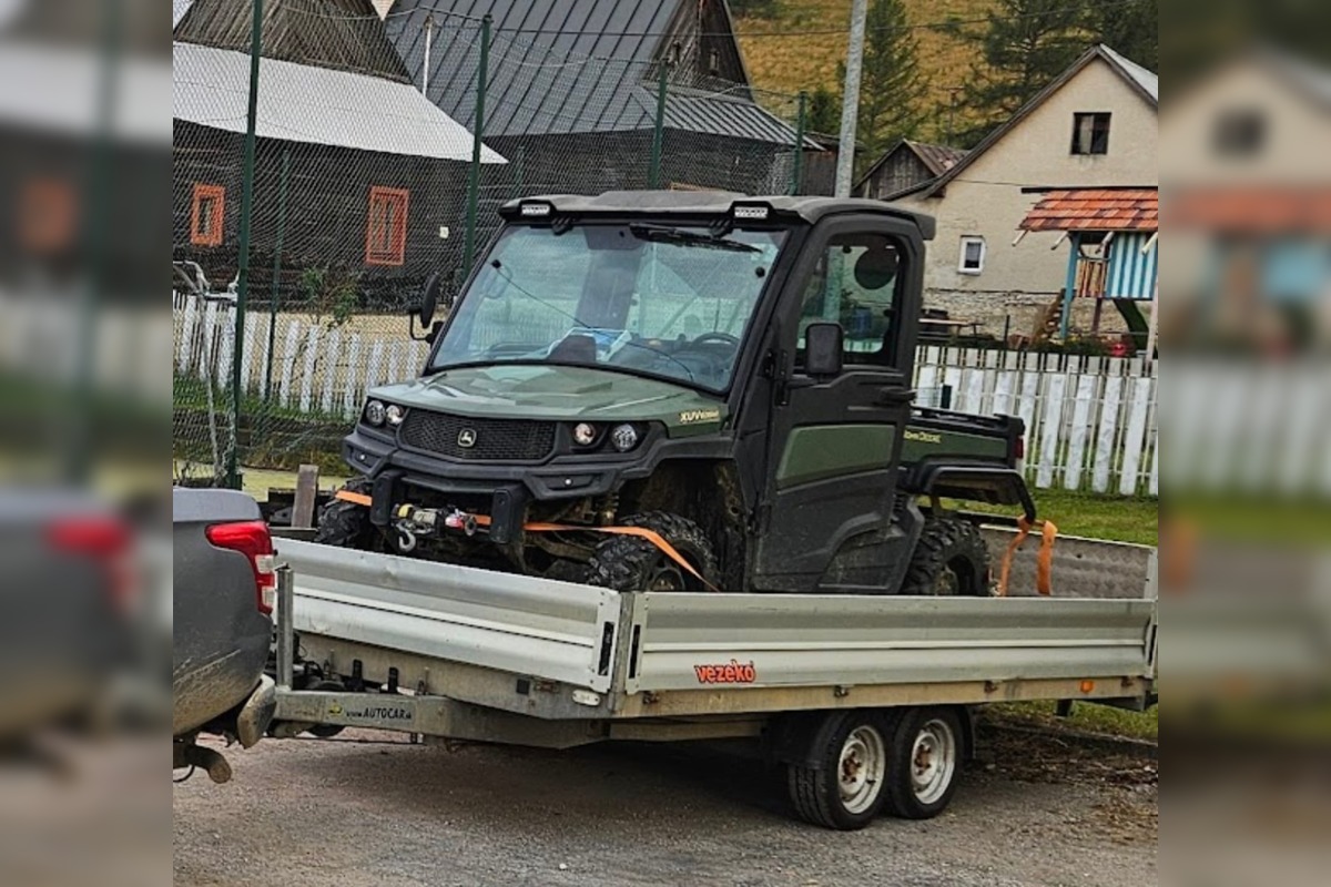 FOTO: Zmizol zeleno-čierny John Deer. Majiteľ žiada pomoc, sľubuje odmenu, foto 5
