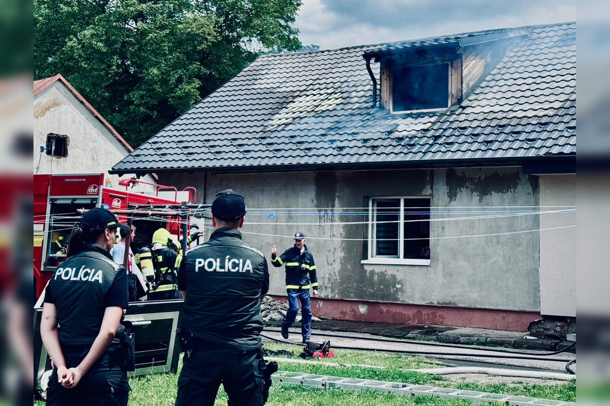 FOTO: V Kežmarku horeli rodinné domy. V meste platí mimoriadna situácia, foto 6