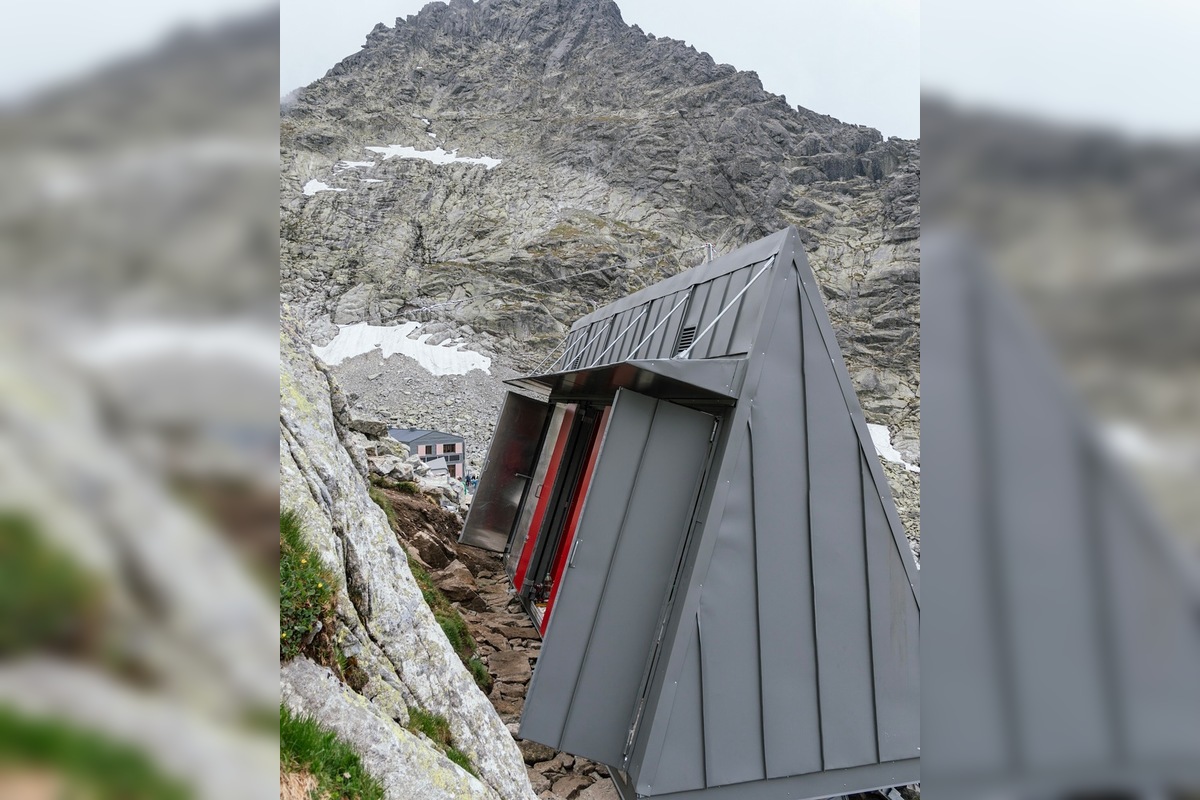 FOTO: Pri Chate pod Rysmi už pribudli nové záchody, foto 1