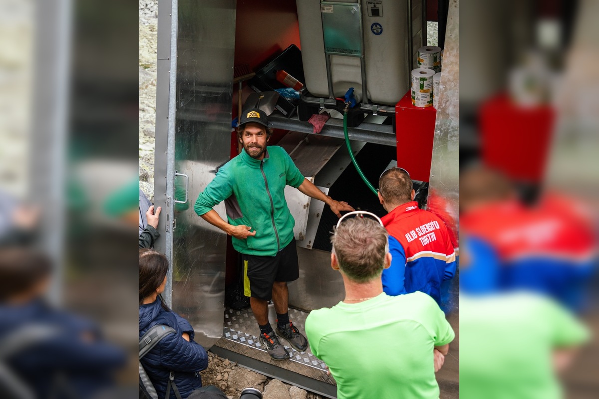 FOTO: Pri Chate pod Rysmi už pribudli nové záchody, foto 9