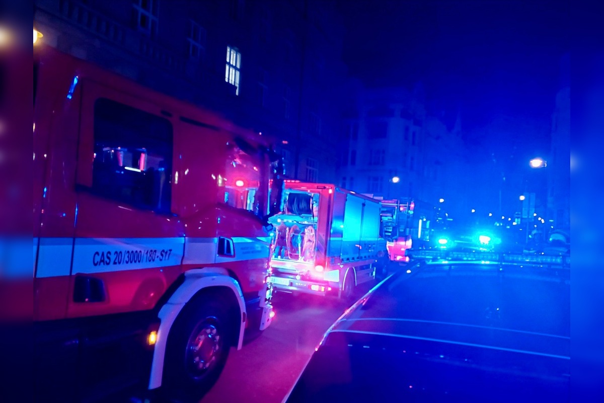FOTO: Plamene pohltili pražské metro, na jednej zo staníc horel eskalátor, foto 2