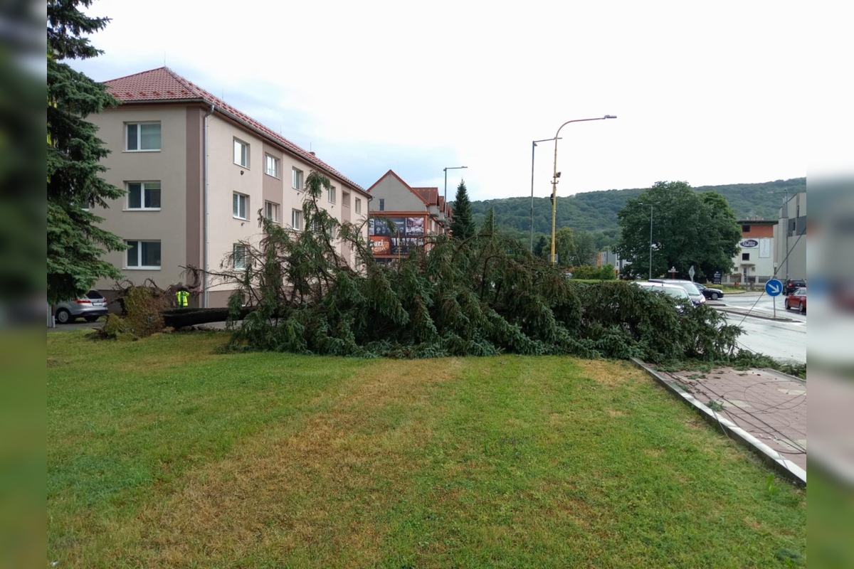 FOTO: Po supercele zostali v Prešovskom kraji obrovské škody. , foto 2