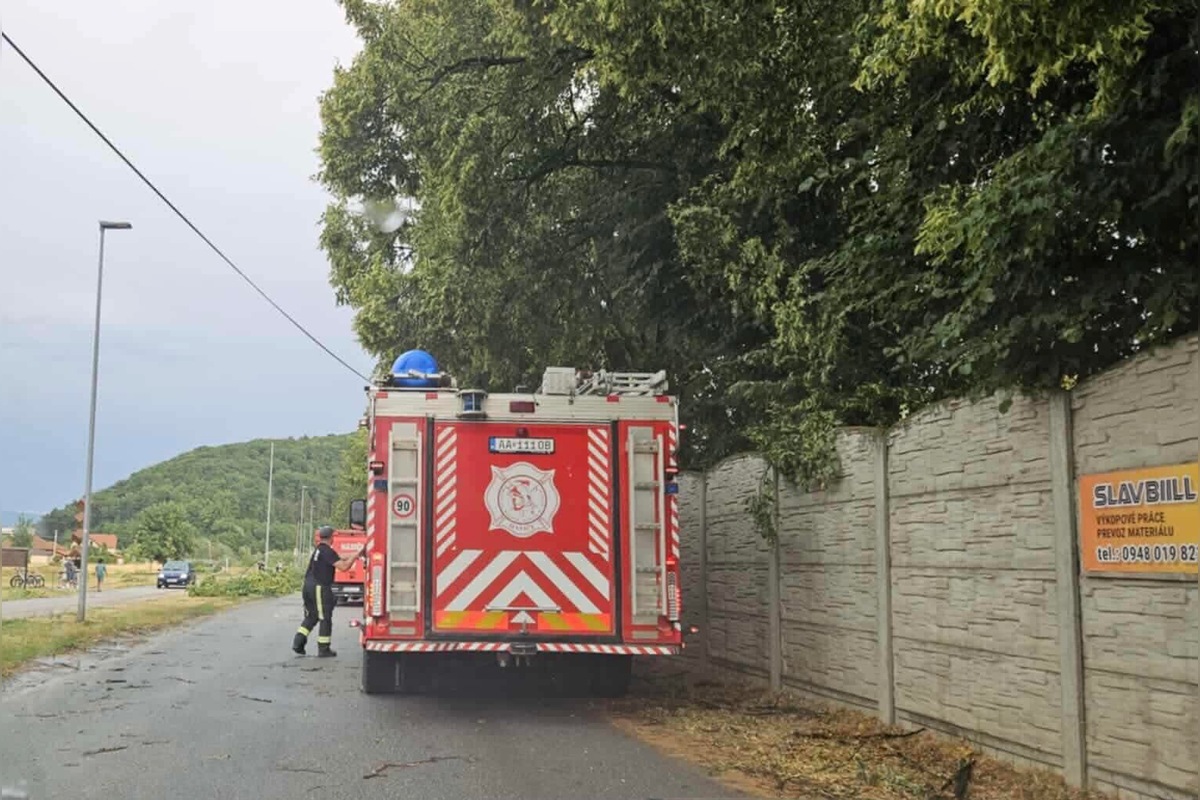 FOTO: Po supercele zostali v Prešovskom kraji obrovské škody. , foto 34