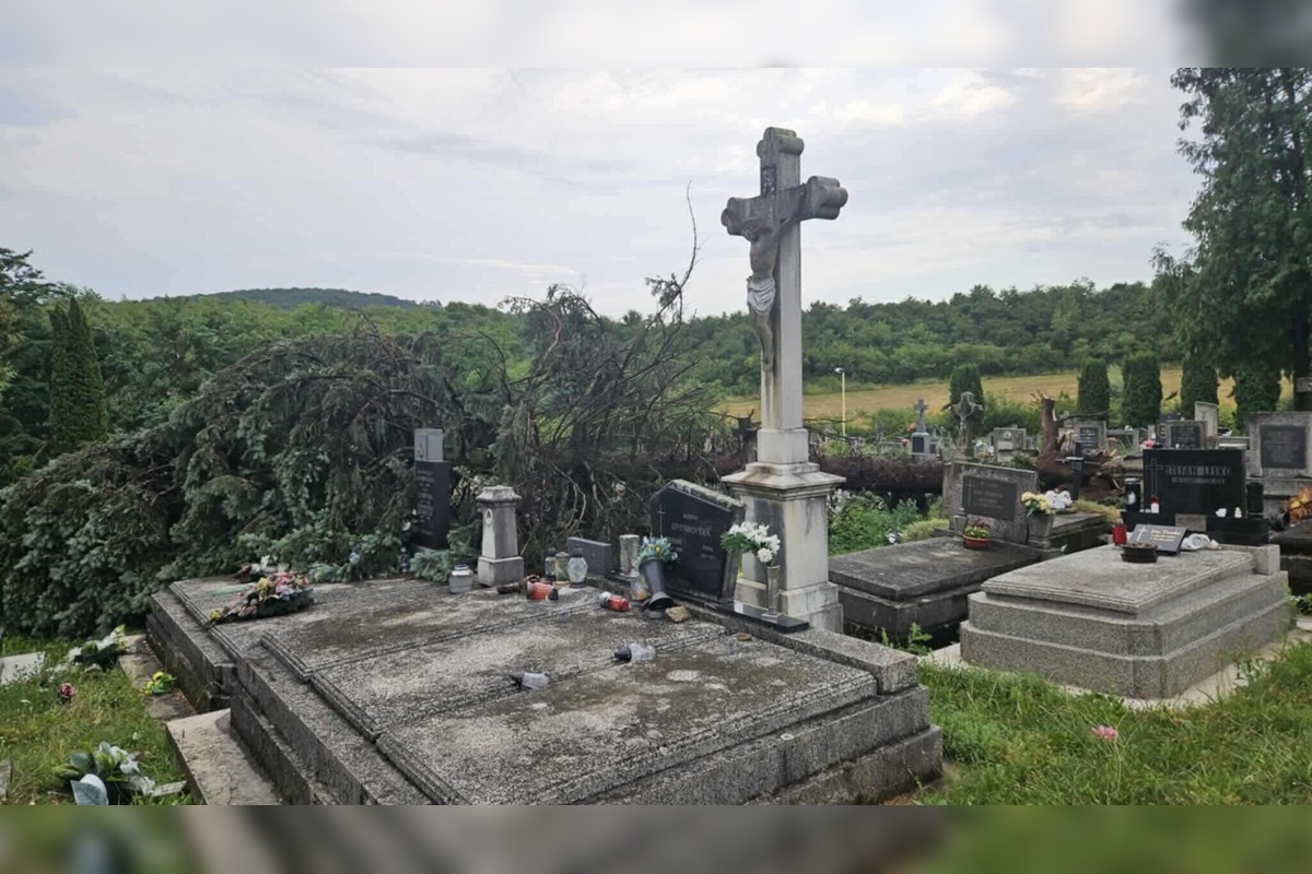 FOTO: Po supercele zostali v Prešovskom kraji obrovské škody. , foto 40