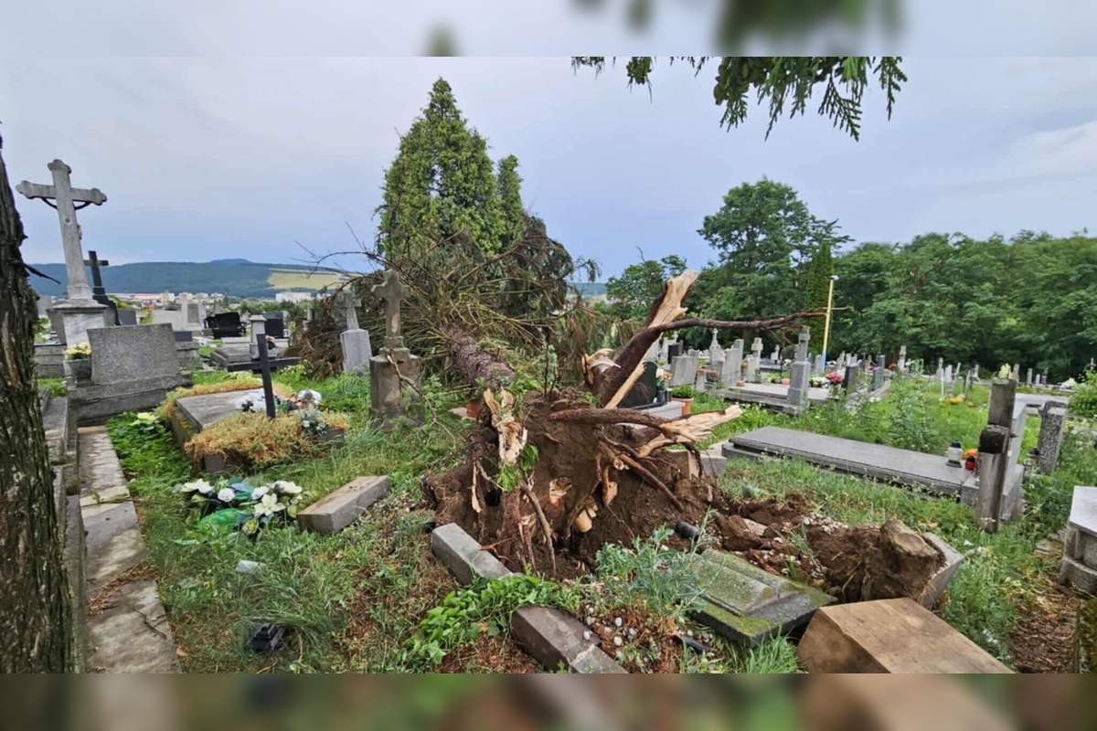 FOTO: Po supercele zostali v Prešovskom kraji obrovské škody. , foto 44