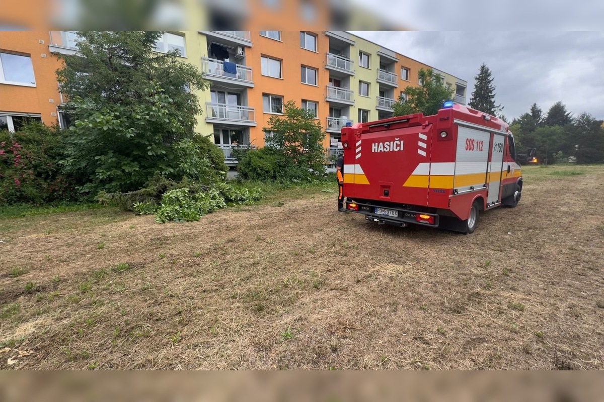 FOTO: Aká je aktuálna situácia po ničivej búrke v Prešove? , foto 11