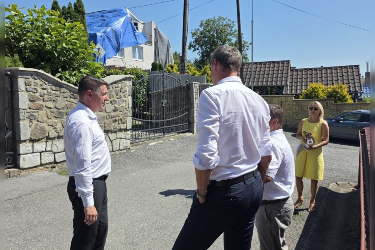 FOTO: Po víchrici Kračúnovce dostali 7 605 €, ďalším obciam tisíce od PSK, foto 1