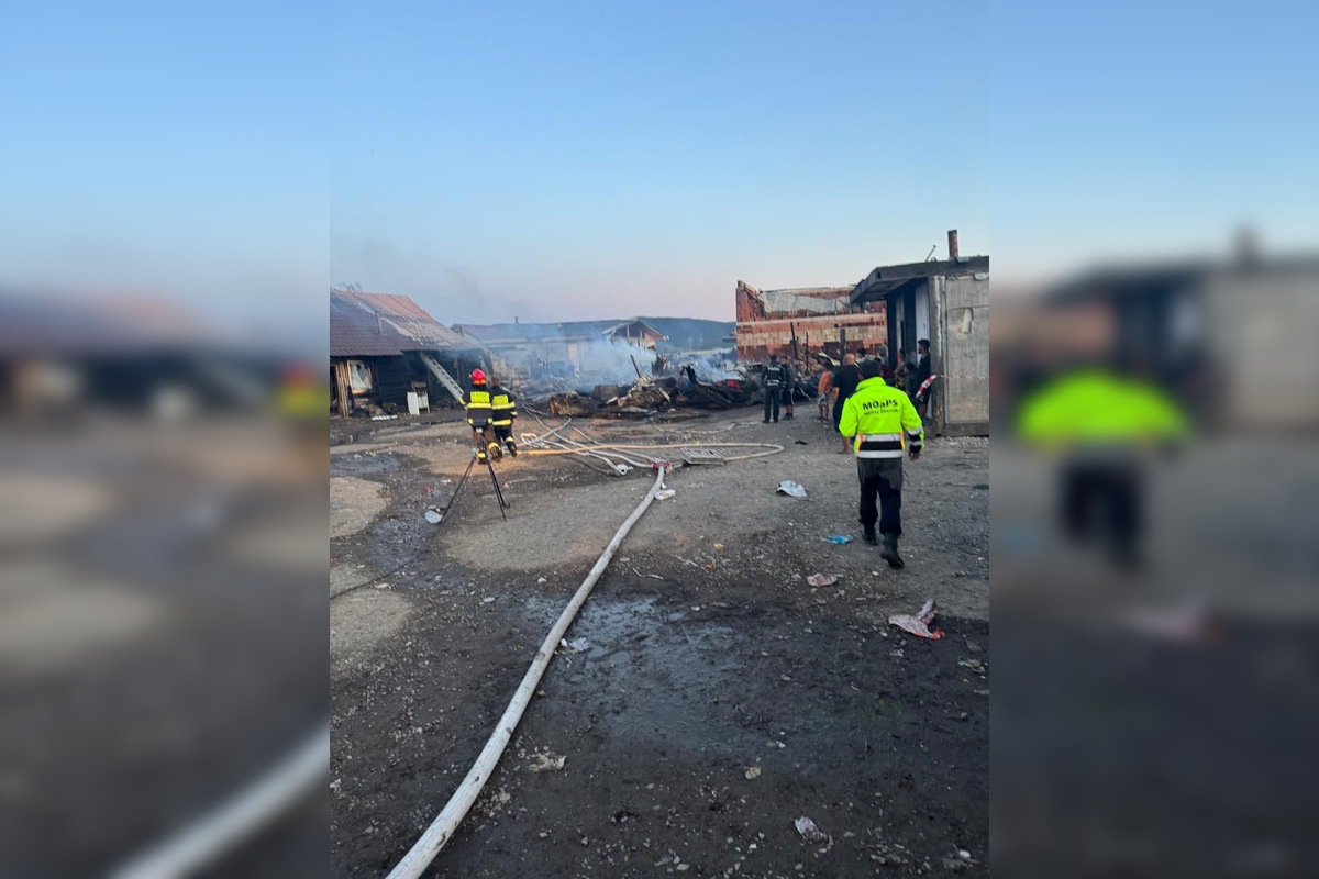 FOTO: Požiar v Spišskom Štiavnku pripravil o strechu nad hlavou najmenej sto ľudí, foto 2