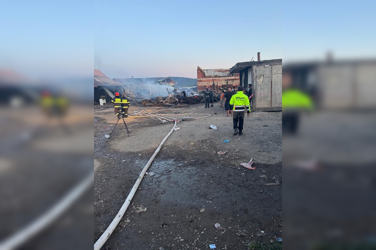FOTO: Požiar v Spišskom Štiavnku pripravil o strechu nad hlavou najmenej sto ľudí, foto 4