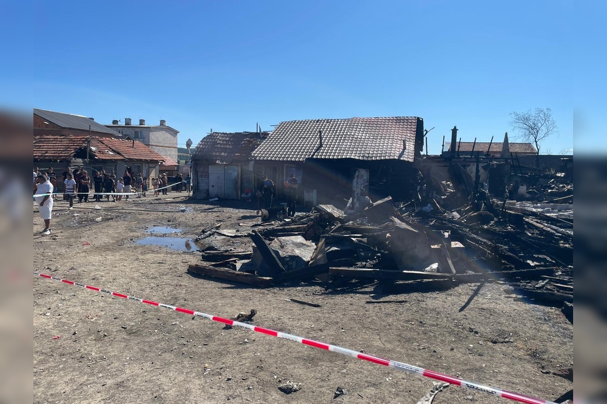 FOTO: Požiar v Spišskom Štiavnku pripravil o strechu nad hlavou najmenej sto ľudí, foto 8