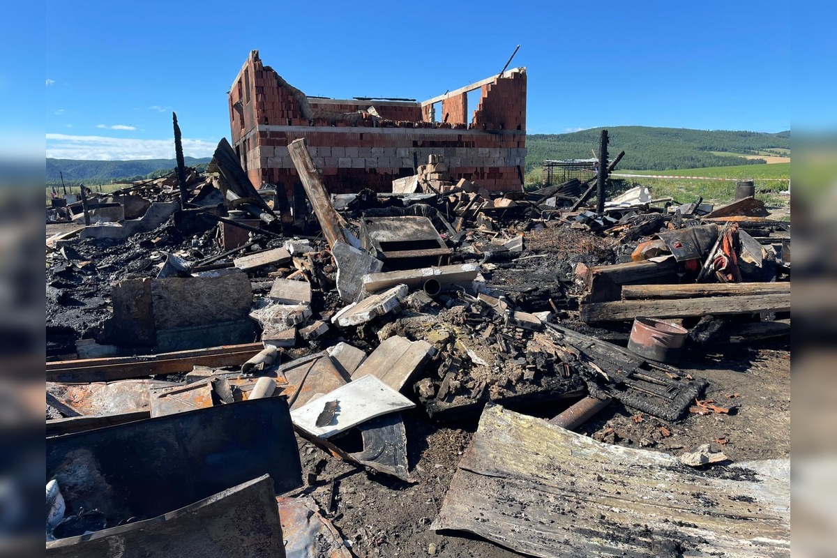 FOTO: Požiar v Spišskom Štiavnku pripravil o strechu nad hlavou najmenej sto ľudí, foto 9