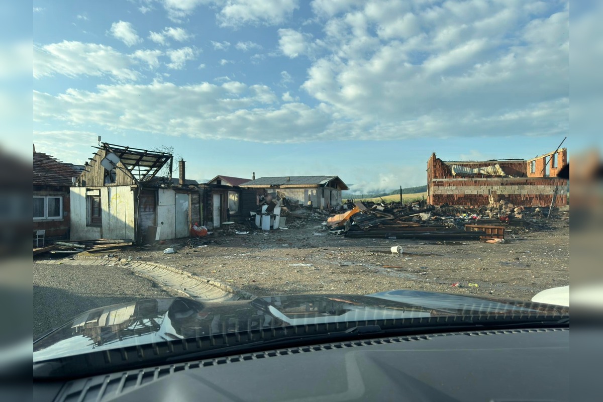 FOTO: Zhoreli im domy, deťom chýbajú topánky, plienky a Sunar, foto 2