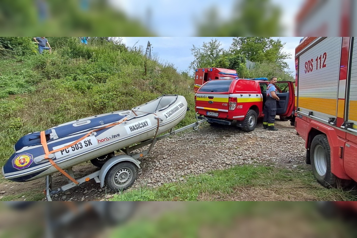 FOTO: Žena z Petrovian bola nájdená v toku rieky Torysa, pátrači ju zachránili , foto 5