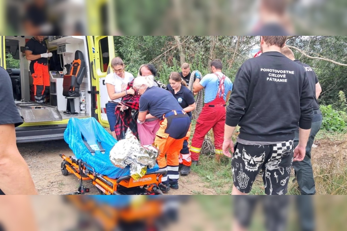 FOTO: Žena z Petrovian bola nájdená v toku rieky Torysa, pátrači ju zachránili , foto 6